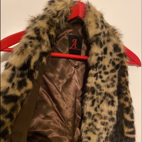 Adrienne Landau Girls Vest - Picture 2 of 4